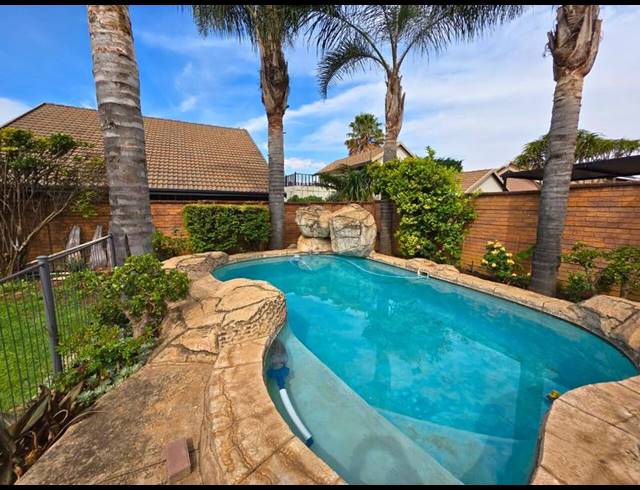 3 BEDROOM PROPERTY TO RENT IN GLEN MARAIS